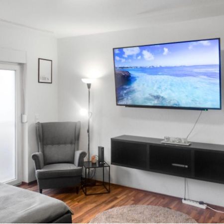 Relax Oasis With 65 Smarttv, Kitchen And Balcony Leilighet Duisburg Eksteriør bilde