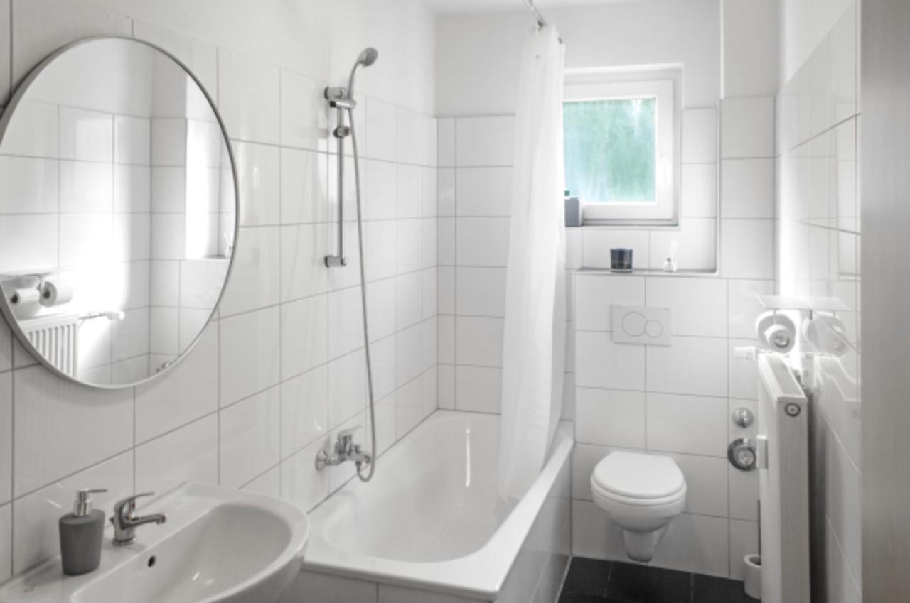 Relax Oasis With 65 Smarttv, Kitchen And Balcony Leilighet Duisburg Eksteriør bilde